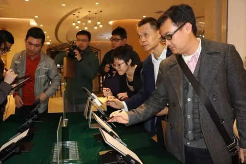 Ultime notizie aziendali su Il nuovo lettore di e-book di ONXY, Nova Pro e Note Pro, sarà lanciato sul mercato questo mese.