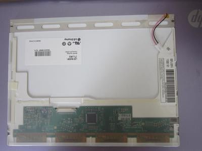 Un buon prezzo. Display LCD industriale OLED in vetro LG 12,1 pollici LB121S03-TL05 800*600 pixel 450cd/m2 in linea