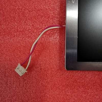 Un buon prezzo. Display LCD industriale Sharp da 5,7 pollici con luminosità di 400 cd/m² e rapporto di contrasto di 600:1 in linea